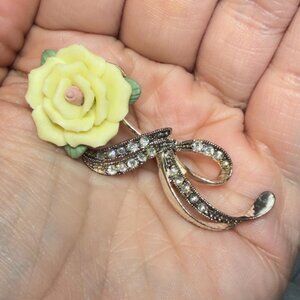 Avon Flower Brooch Yellow Rose Silver Tone Vintage 2”